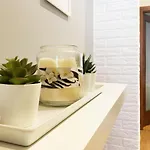Apartmán 2br With Garage Parking, Walking To Centre And Stadiums