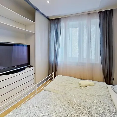 2br With Garage Parking, Walking To Centre And Stadiums Apartmán Bratislava