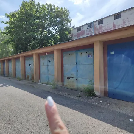 2br With Free Garage Parking, Close To The Historic Centre