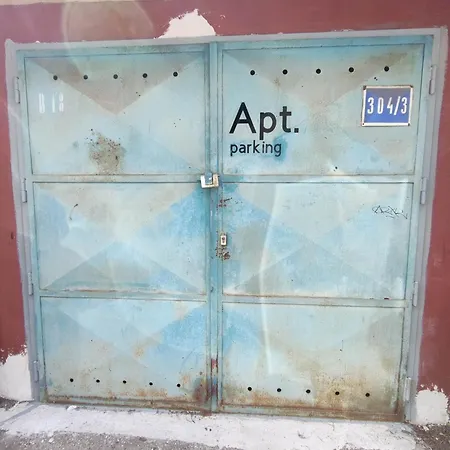 2br With Free Garage Parking, Close To The Historic Centre Bratislava