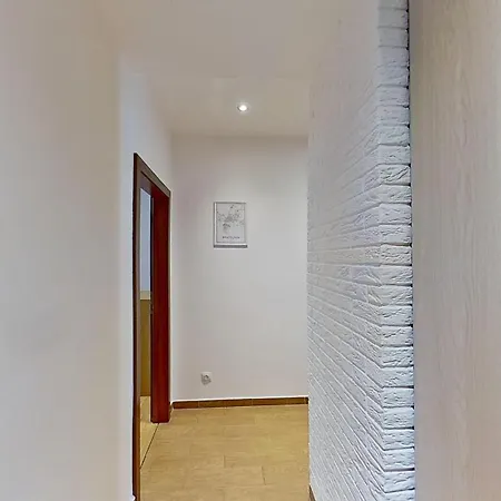 2br With Free Garage Parking, Close To The Historic Centre Appartamento Bratislava